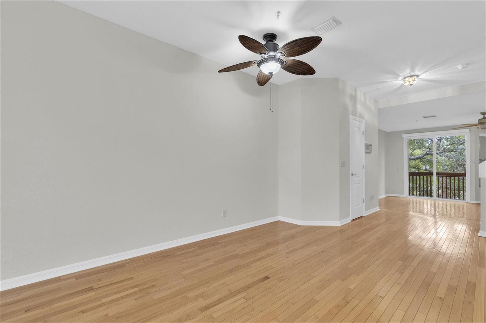 Image 18 of 48 For 1359 Curlew Road
