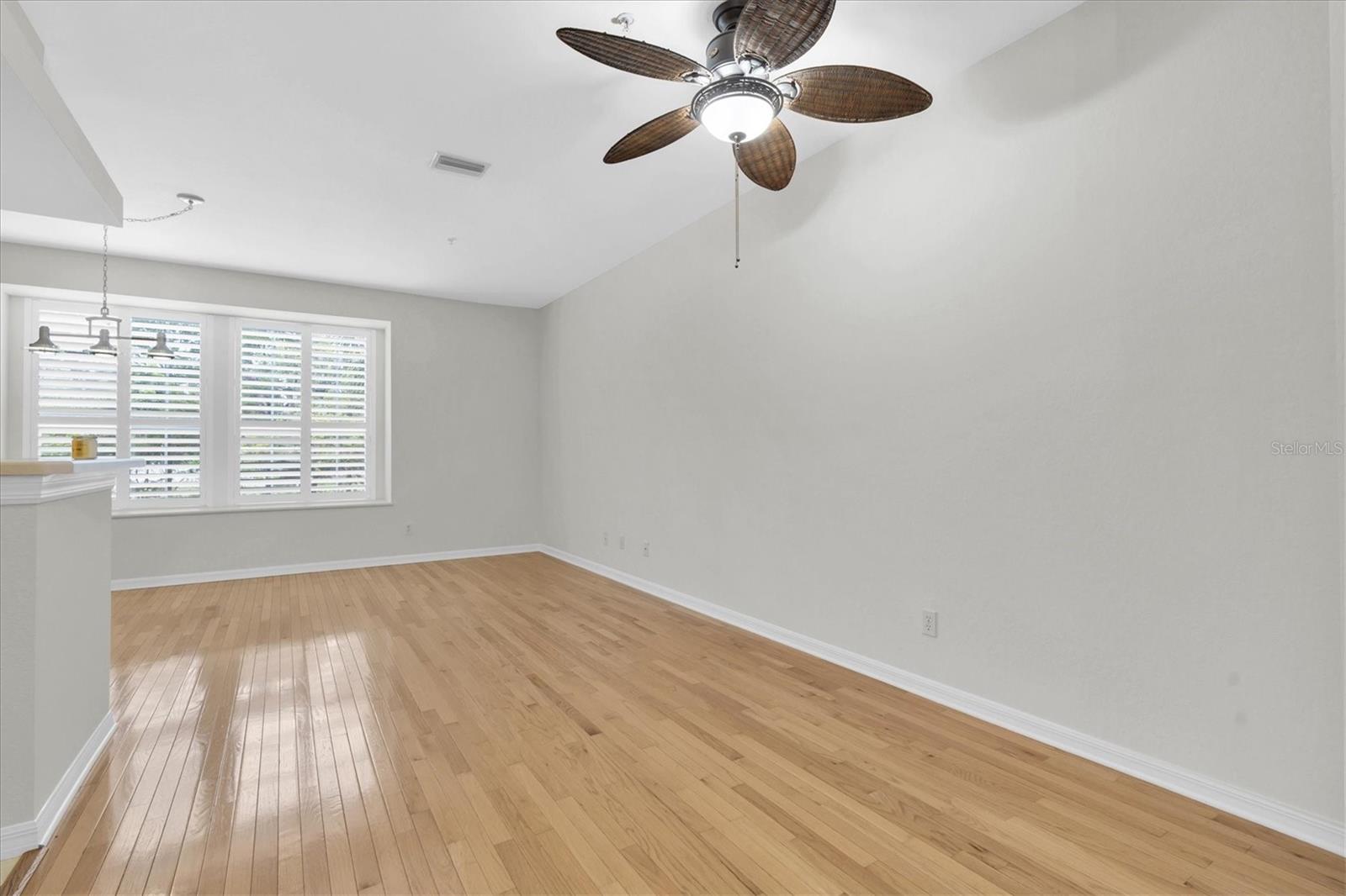 Image 19 of 48 For 1359 Curlew Road