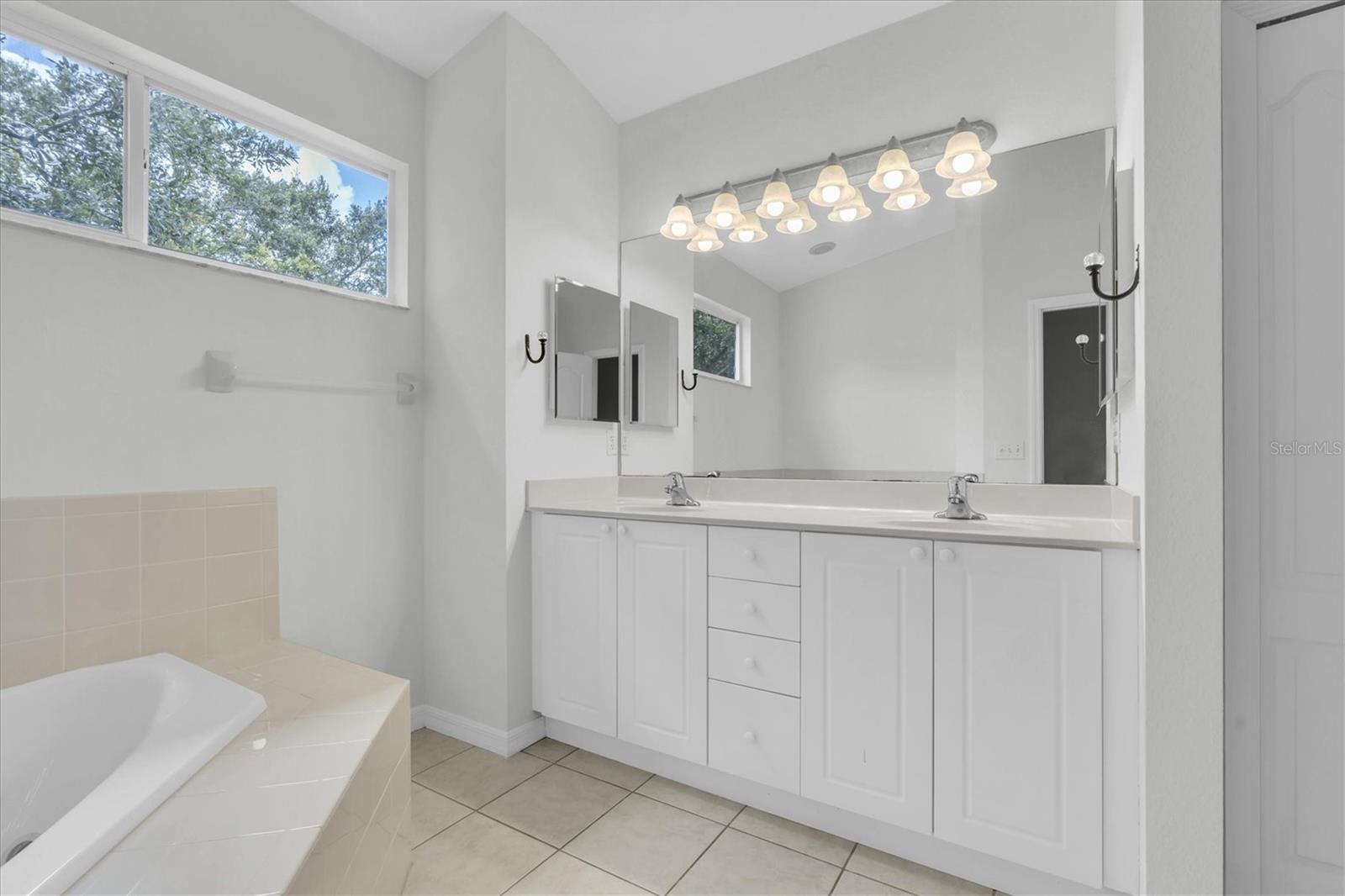 Image 27 of 48 For 1359 Curlew Road