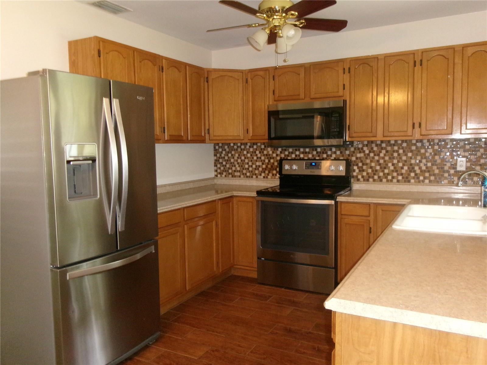 Image 5 of 19 For 5624 Gateway Drive