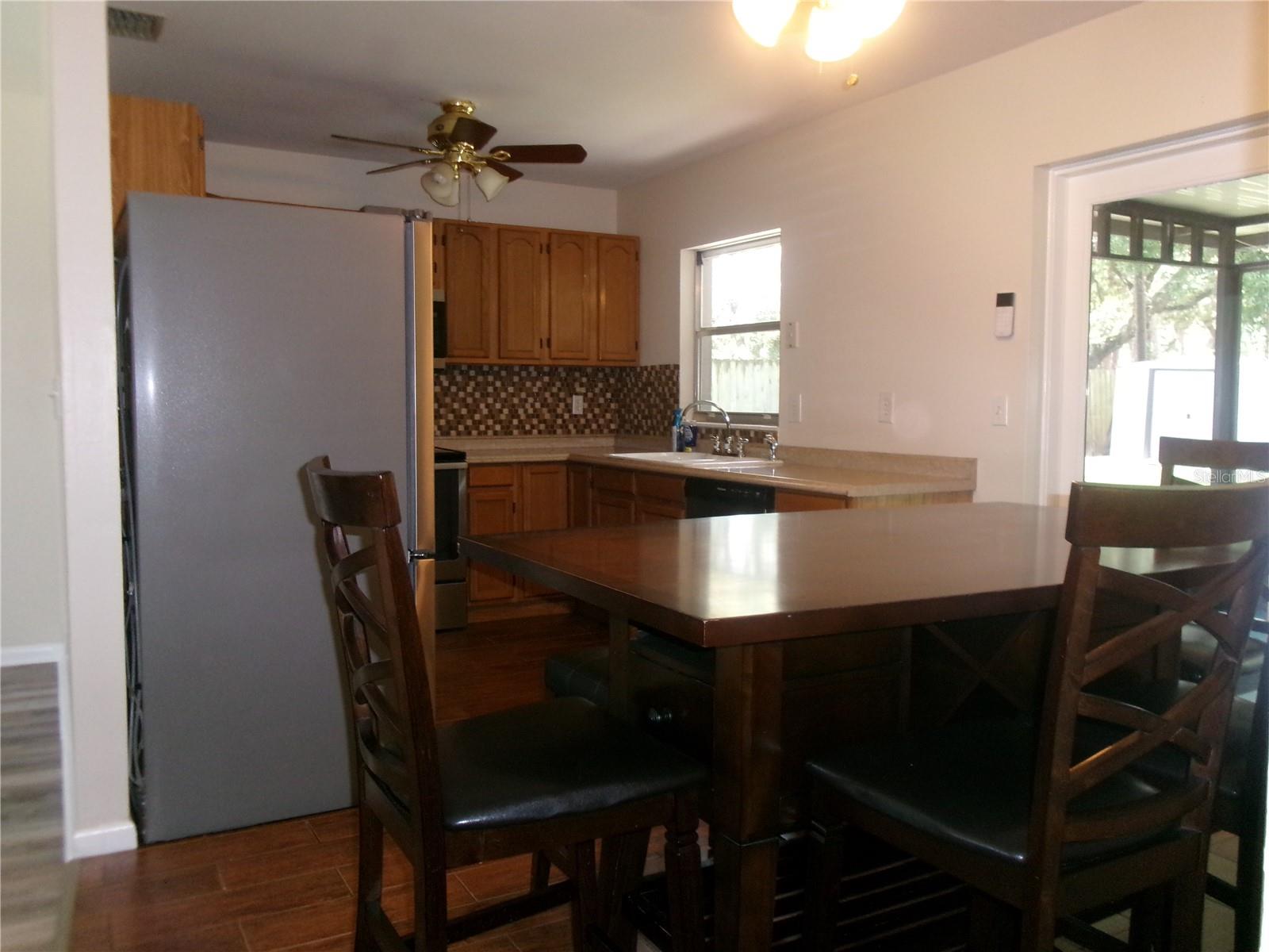 Image 7 of 19 For 5624 Gateway Drive