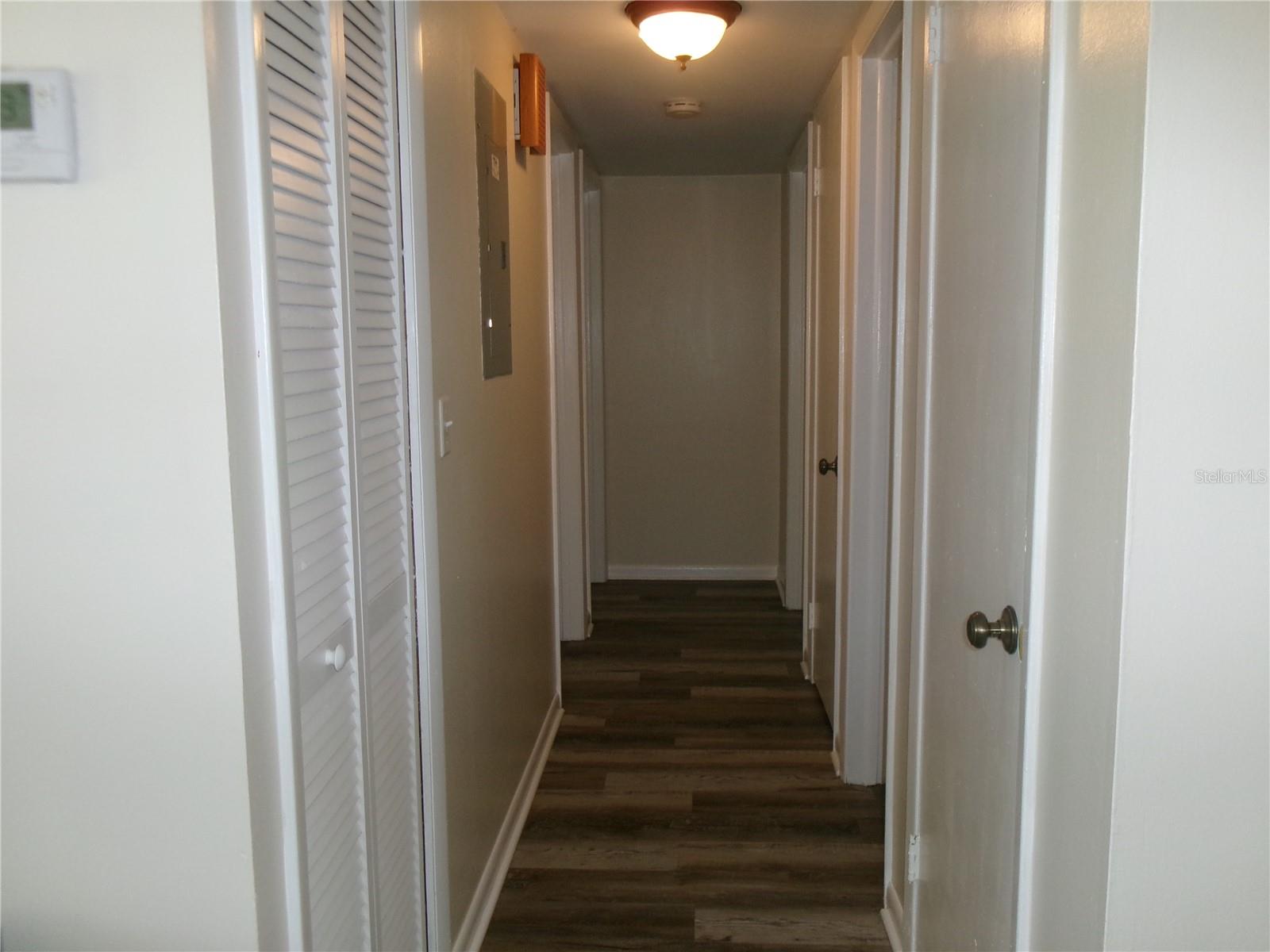 Image 8 of 19 For 5624 Gateway Drive