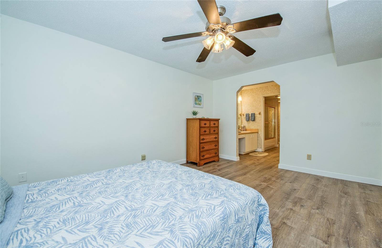 Image 11 of 16 For 2206 Cordova Green 2206