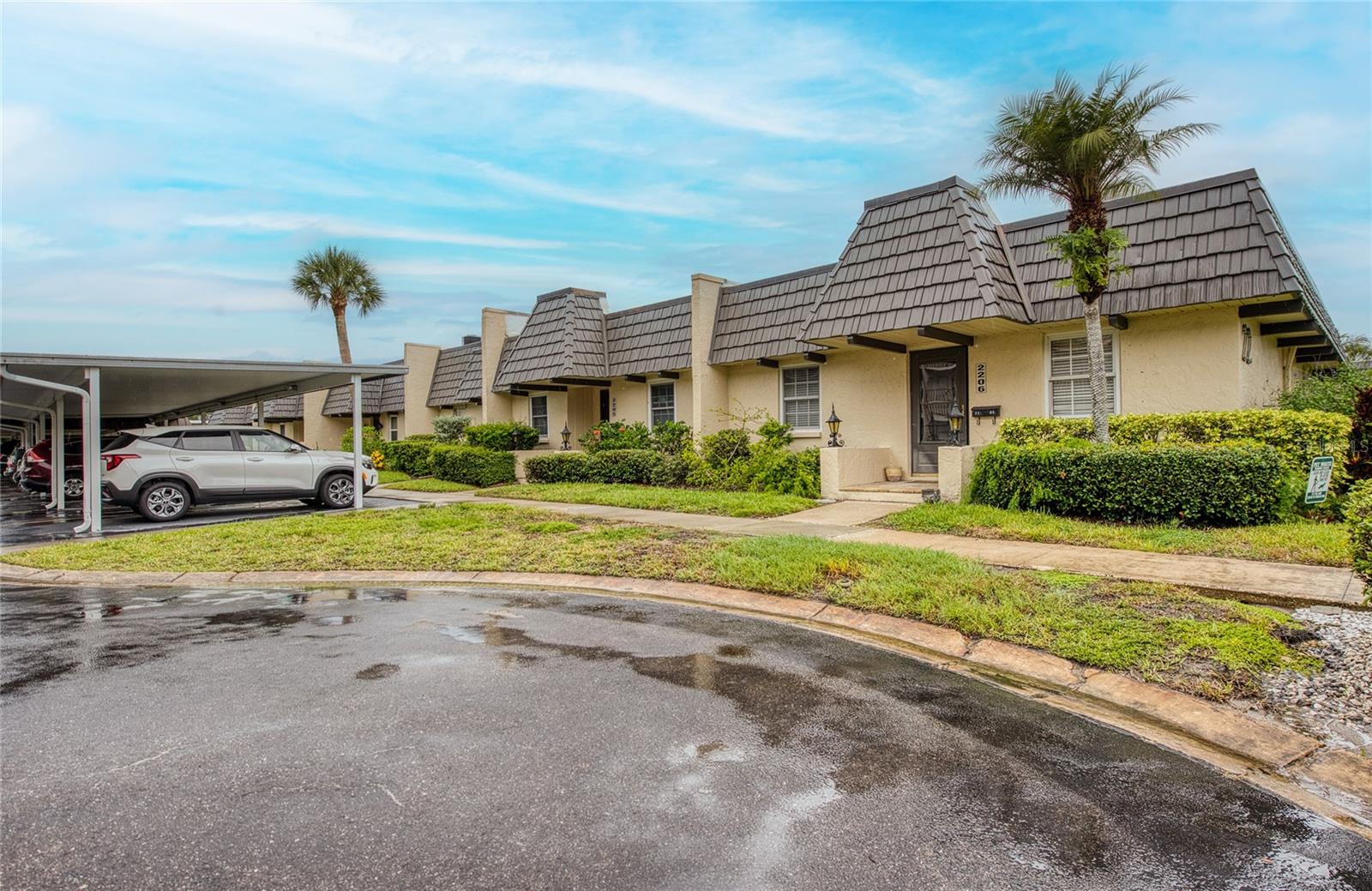 Image 2 of 16 For 2206 Cordova Green 2206