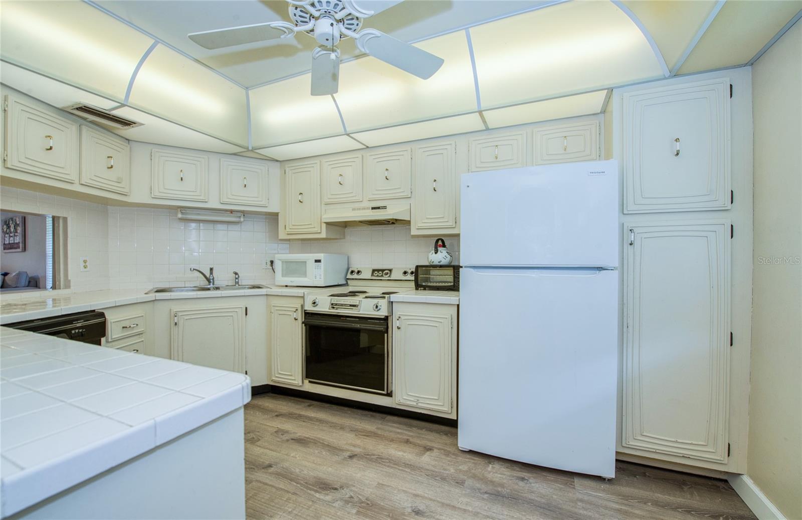 Image 3 of 16 For 2206 Cordova Green 2206