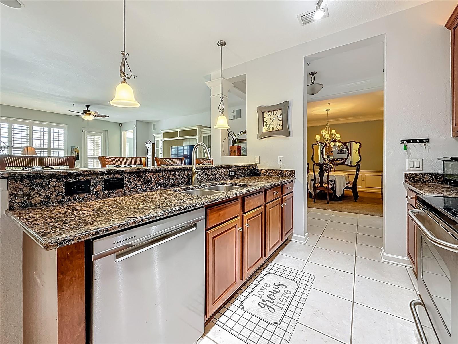 Image 6 of 71 For 7905 Seminole Boulevard 3303