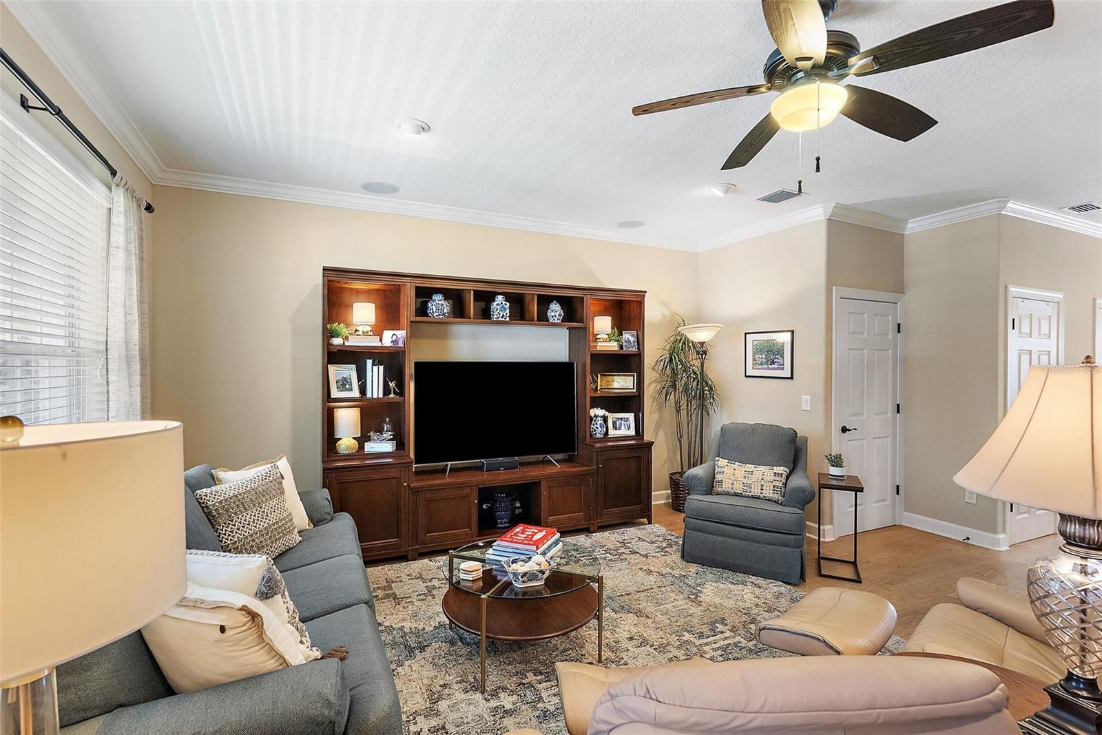 Image 5 of 45 For 225 49th Avenue N