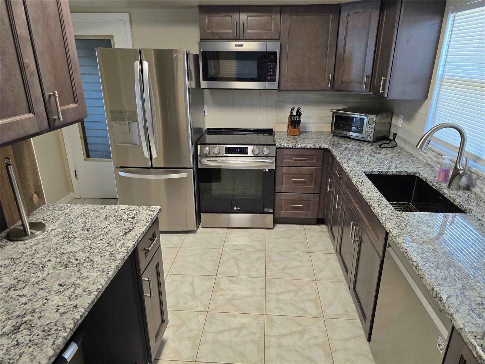 Image 9 of 23 For 13754 Trinidad Drive