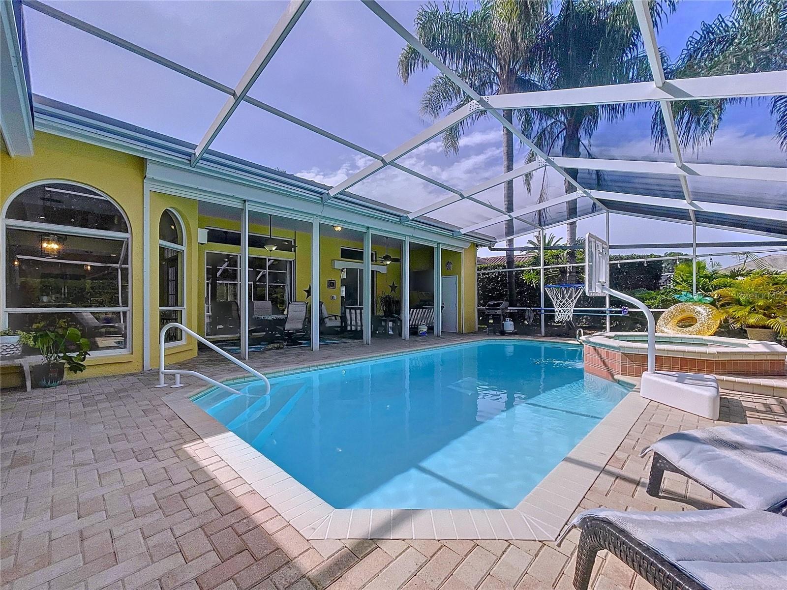 Image 35 of 48 For 1358 Forestedge Boulevard