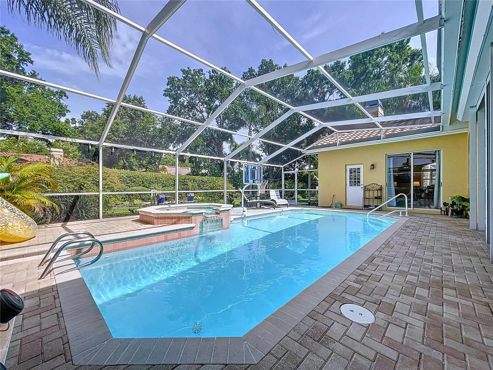 Image 4 of 48 For 1358 Forestedge Boulevard