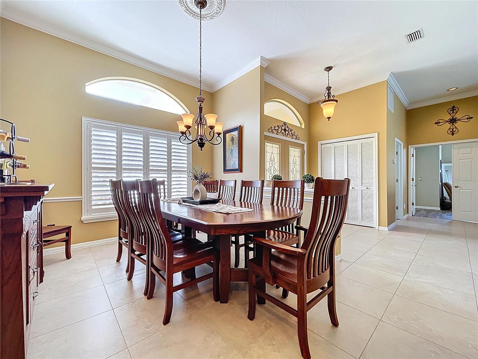 Image 8 of 48 For 1358 Forestedge Boulevard