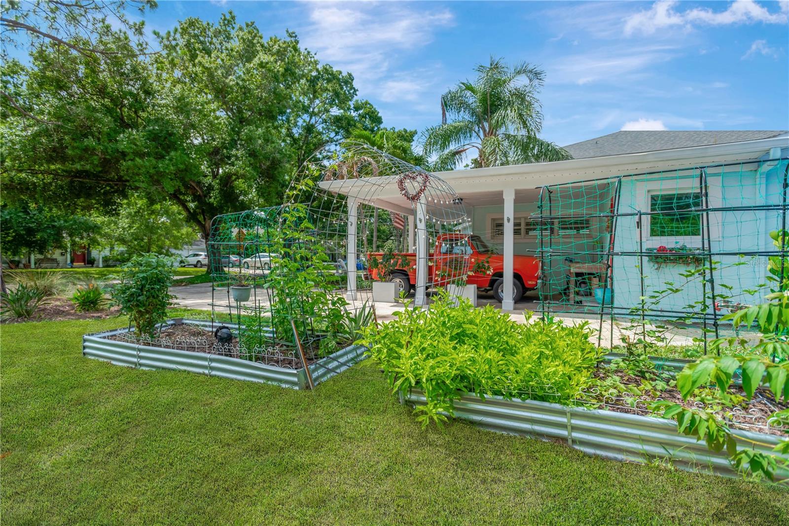 Image 6 of 53 For 1042 Sterling Avenue