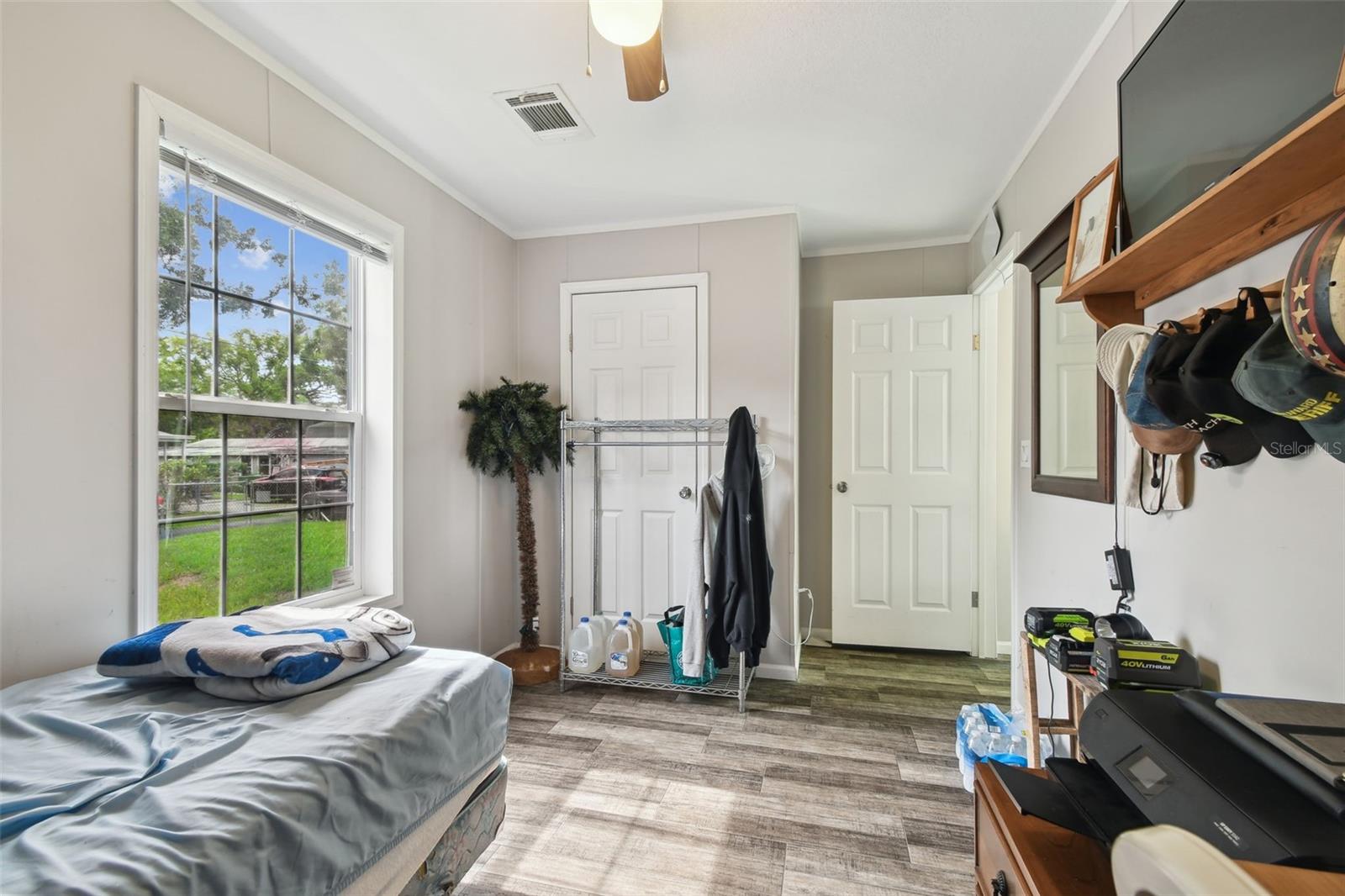 Image 12 of 17 For 7217 Emerald Avenue