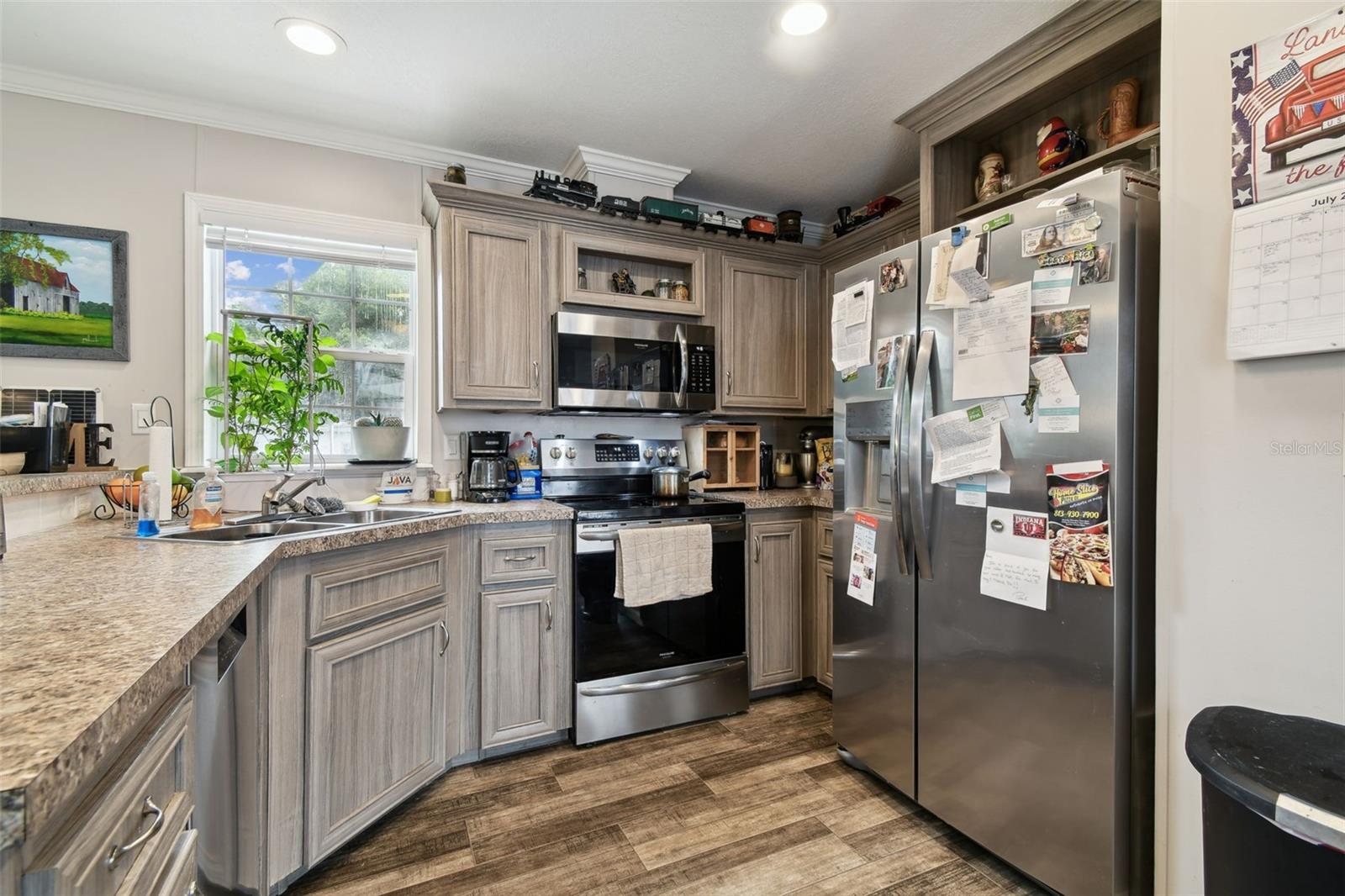Image 4 of 17 For 7217 Emerald Avenue