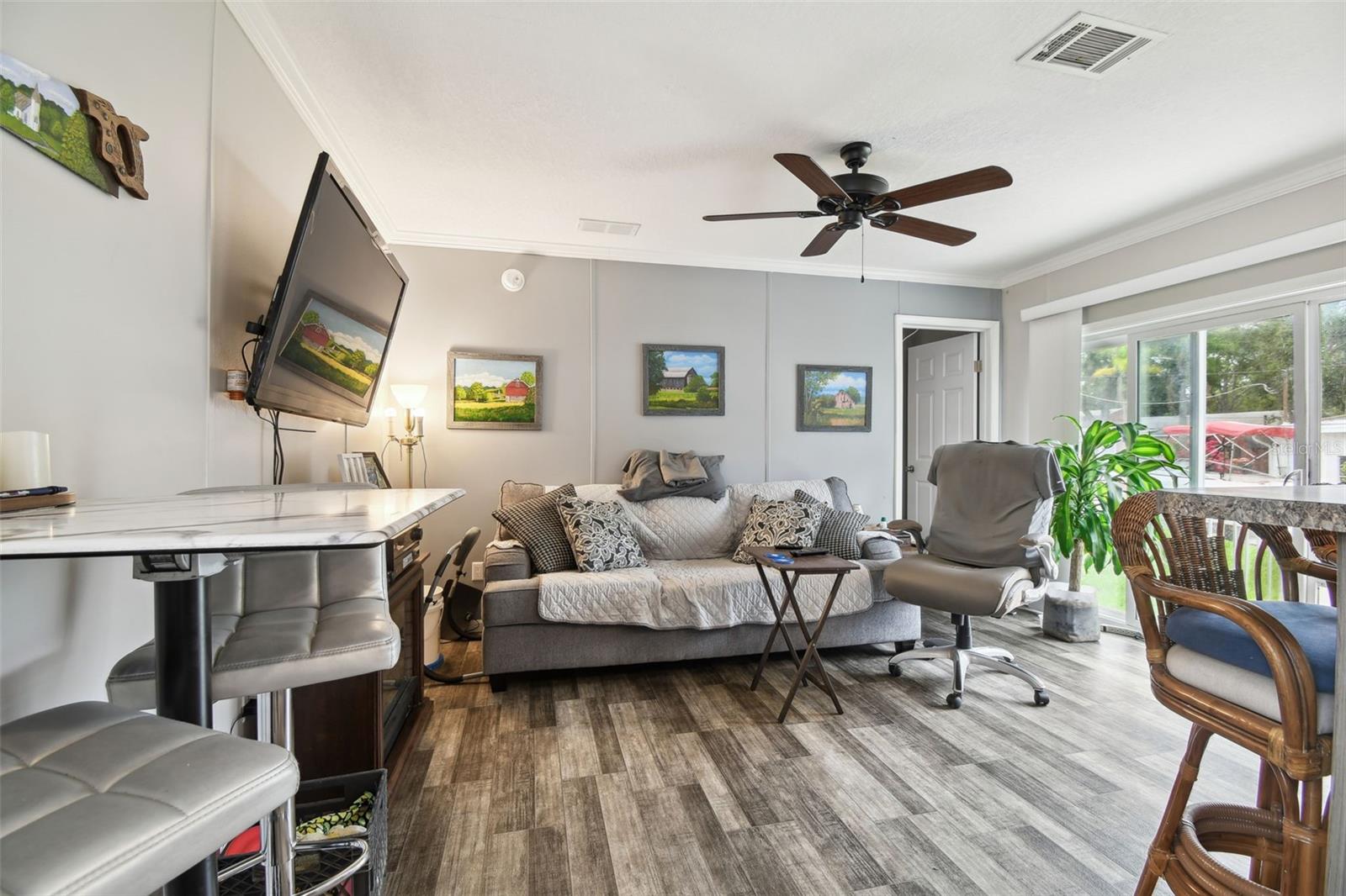 Image 6 of 17 For 7217 Emerald Avenue
