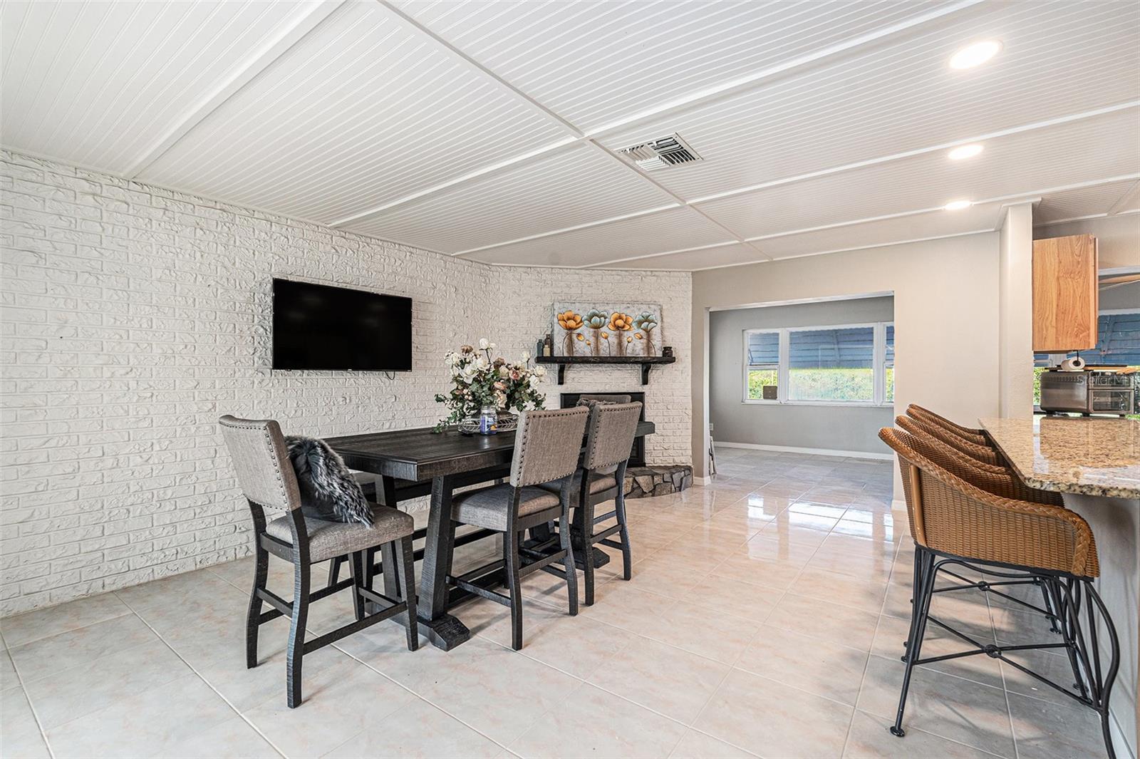 Image 11 of 40 For 9909 San Diego Way
