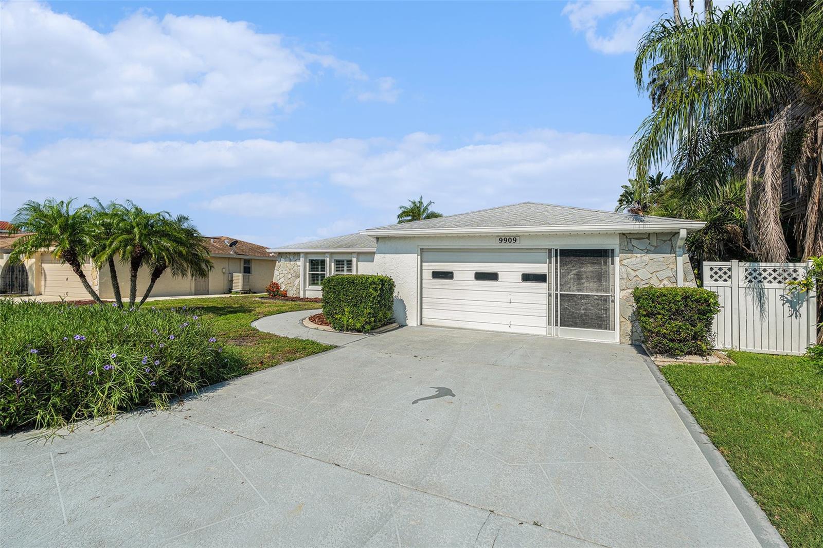 Image 3 of 40 For 9909 San Diego Way