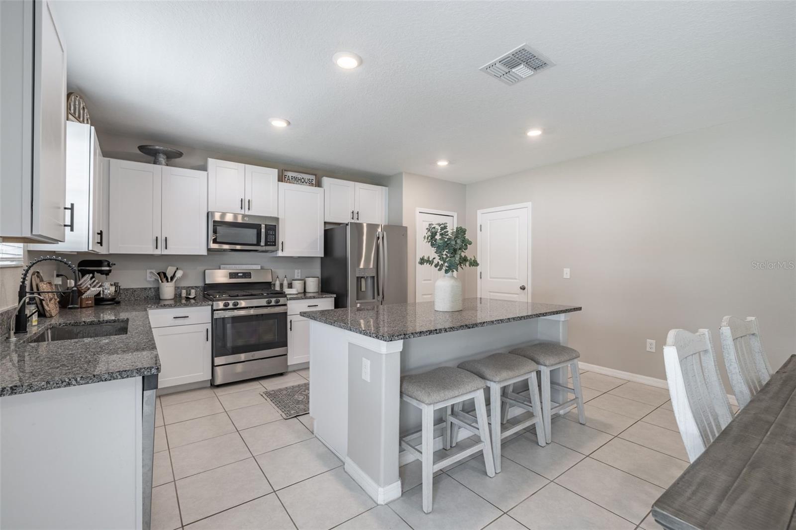 Image 10 of 39 For 10270 Shady Preserve Drive