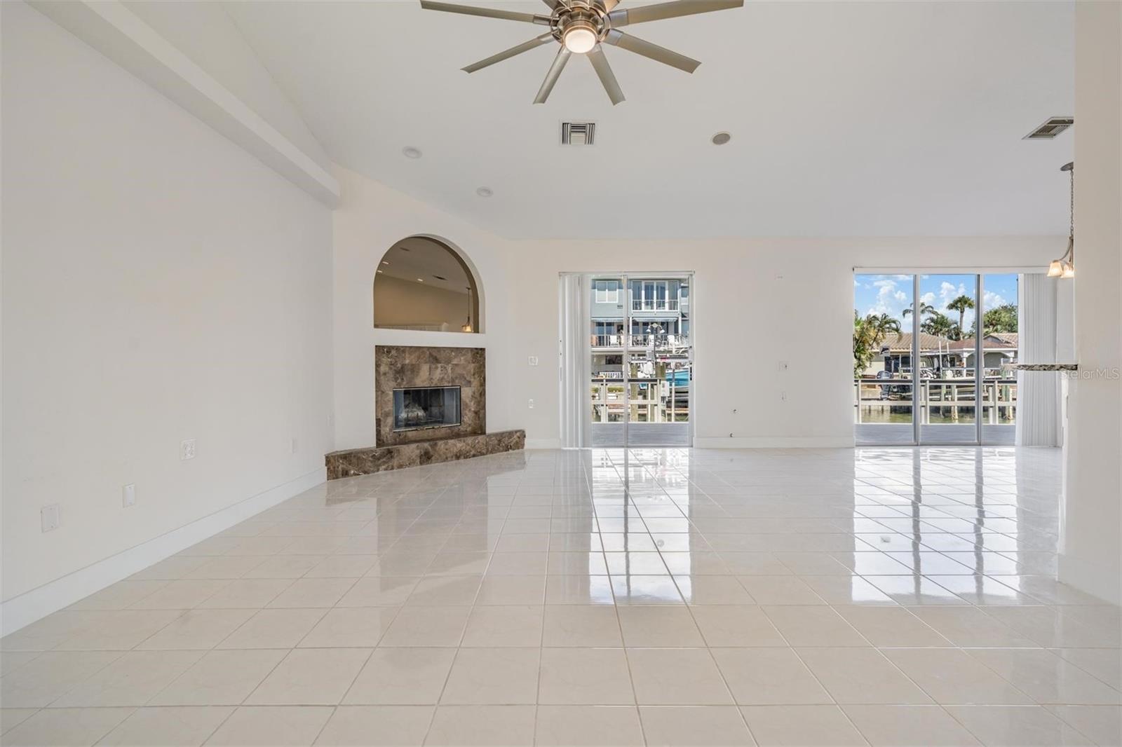 Image 14 of 29 For 2127 Lagoon Drive