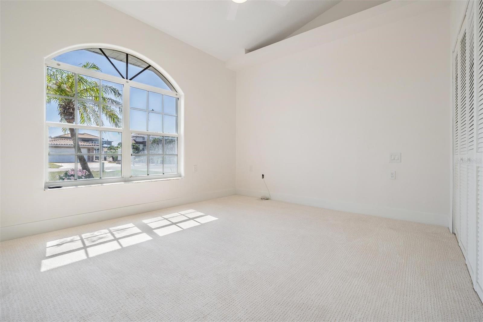 Image 21 of 29 For 2127 Lagoon Drive