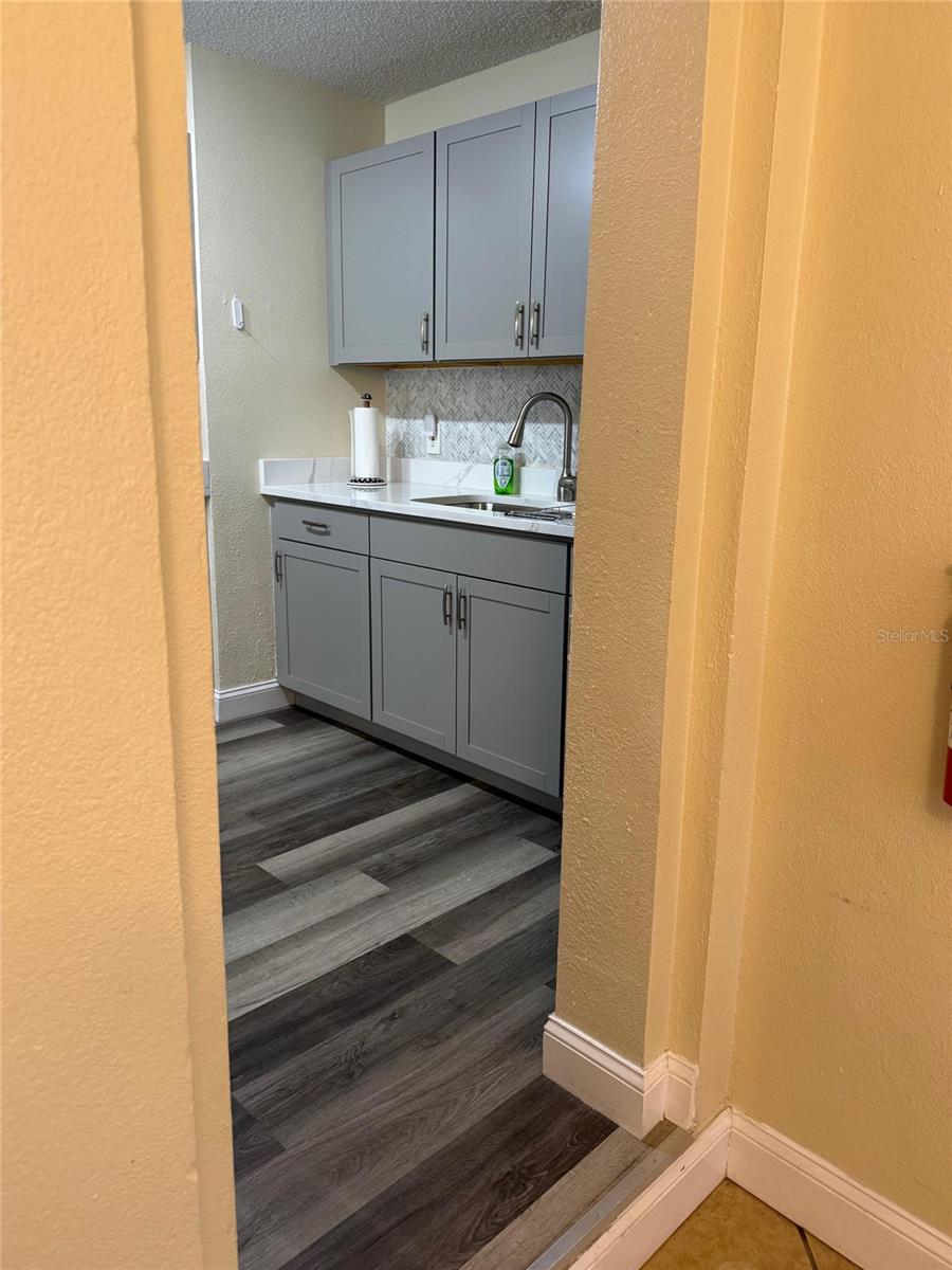 Image 11 of 41 For 3940 5th Avenue N