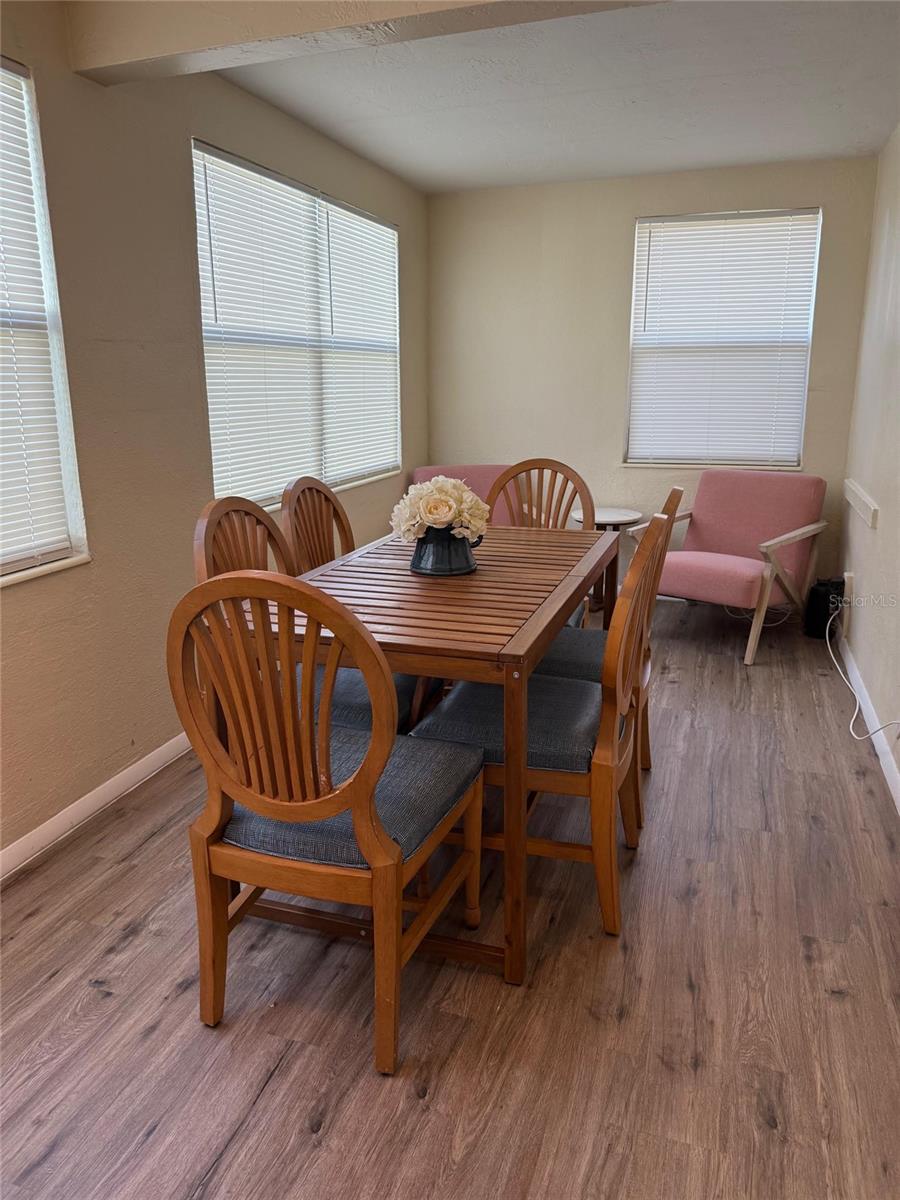 Image 33 of 41 For 3940 5th Avenue N