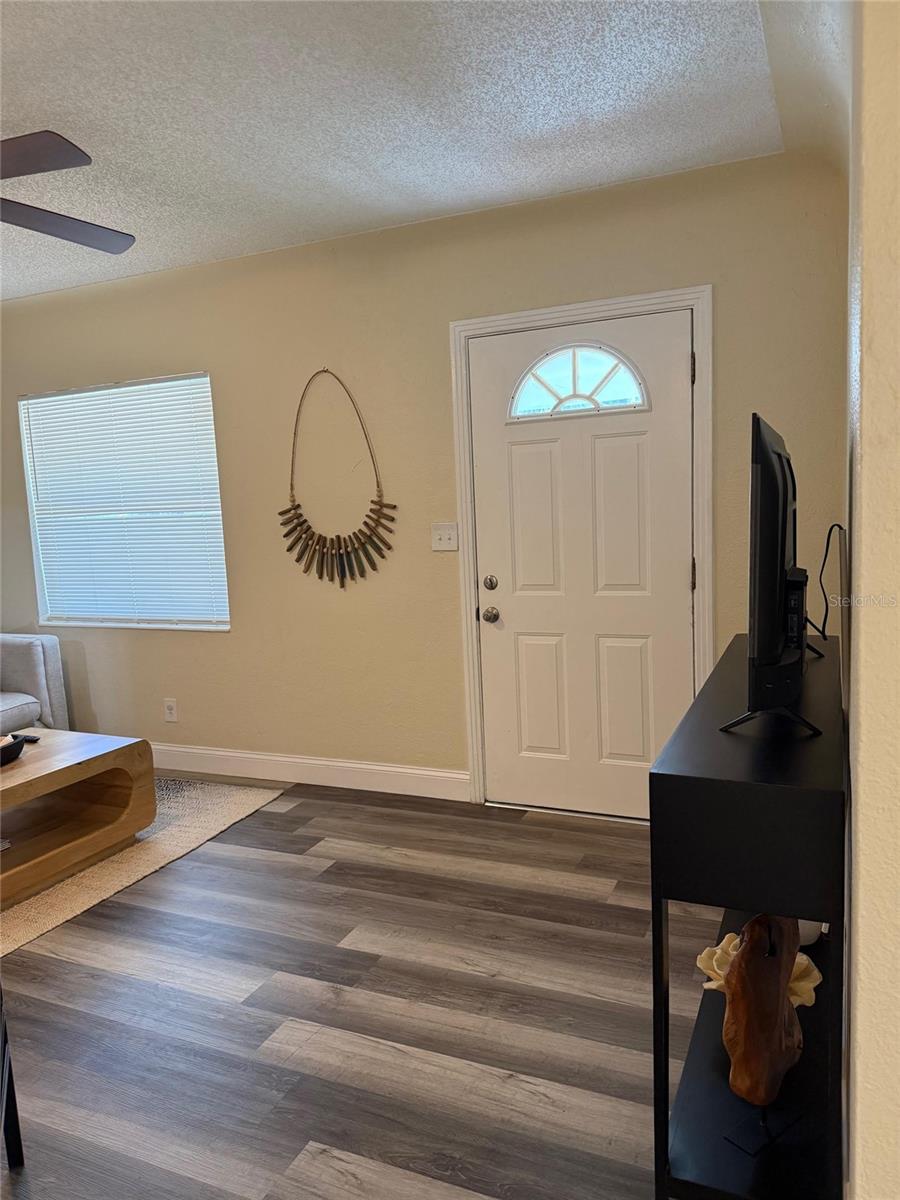 Image 5 of 41 For 3940 5th Avenue N