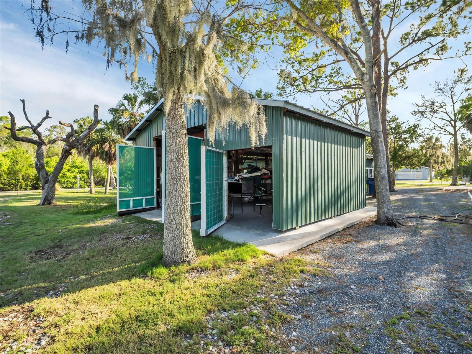 Image 76 of 97 For 4915 South Road