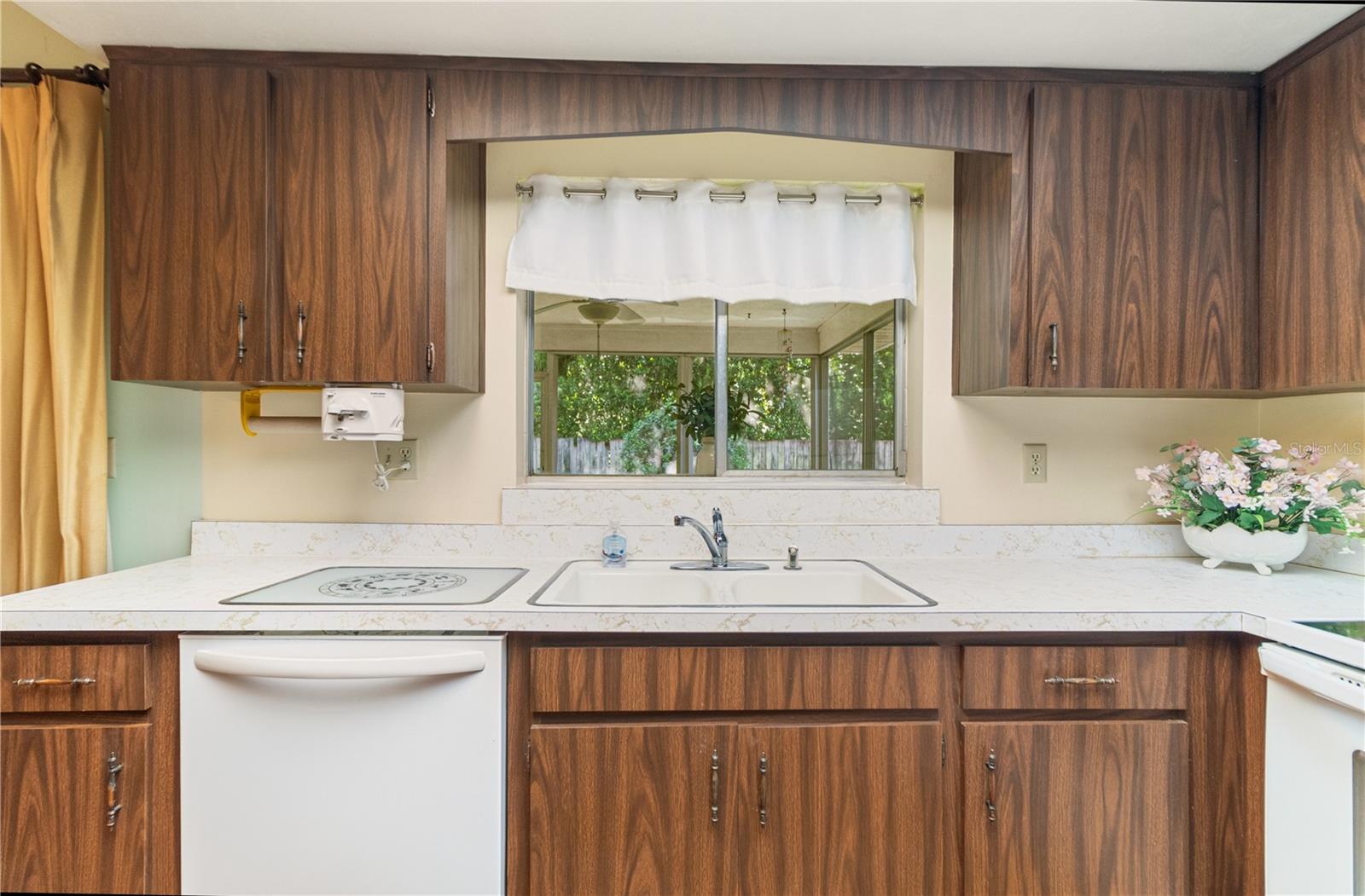 Image 16 of 36 For 16113 Tampa Street