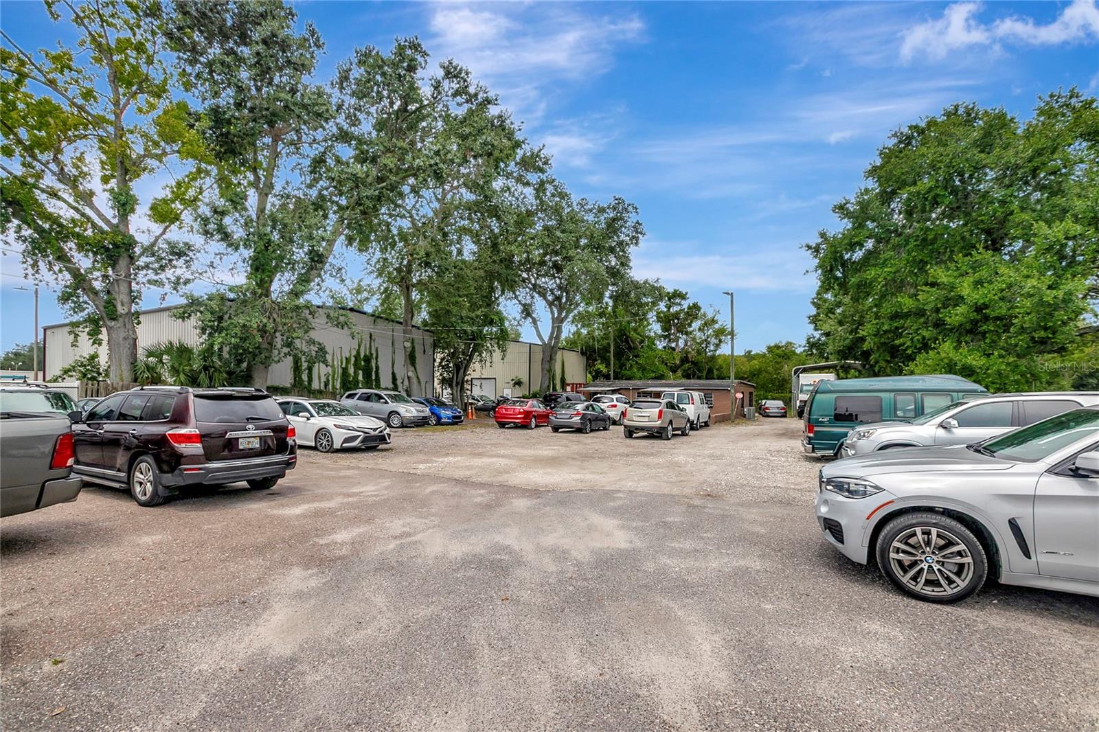 Listing photo id 9 for 14230 Florida Avenue