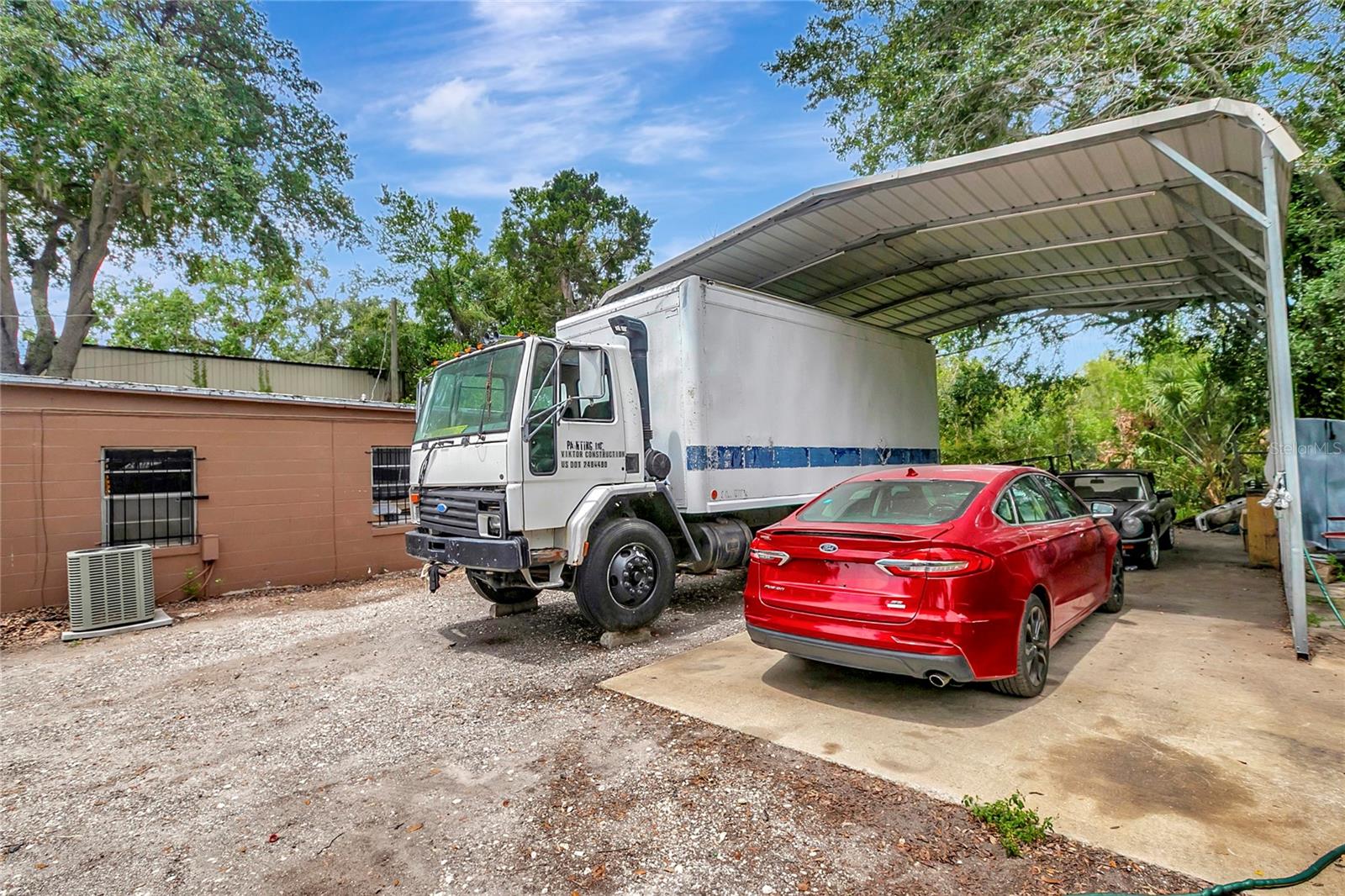 Listing photo id 13 for 14230 Florida Avenue
