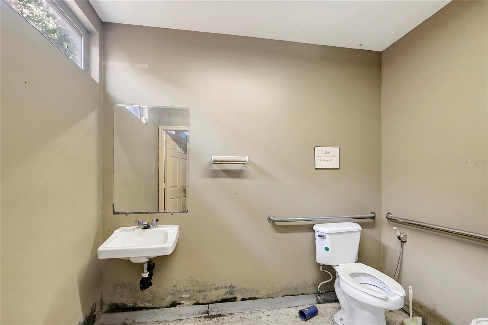Listing photo id 25 for 14230 Florida Avenue