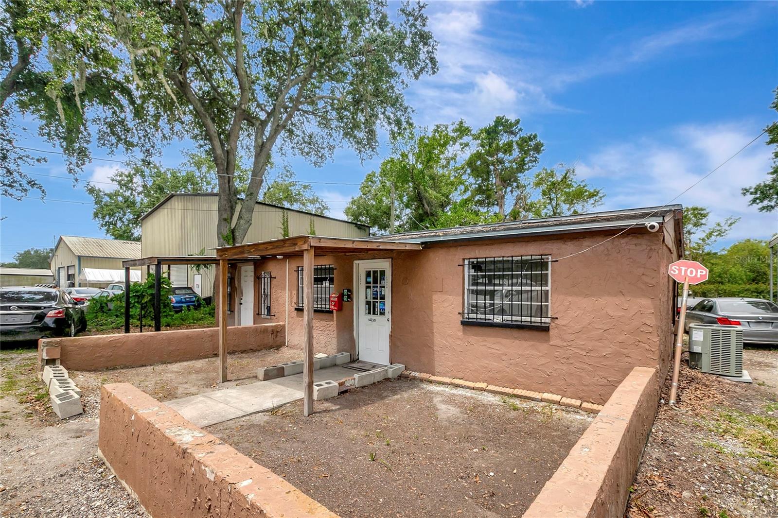 Listing photo id 2 for 14230 Florida Avenue