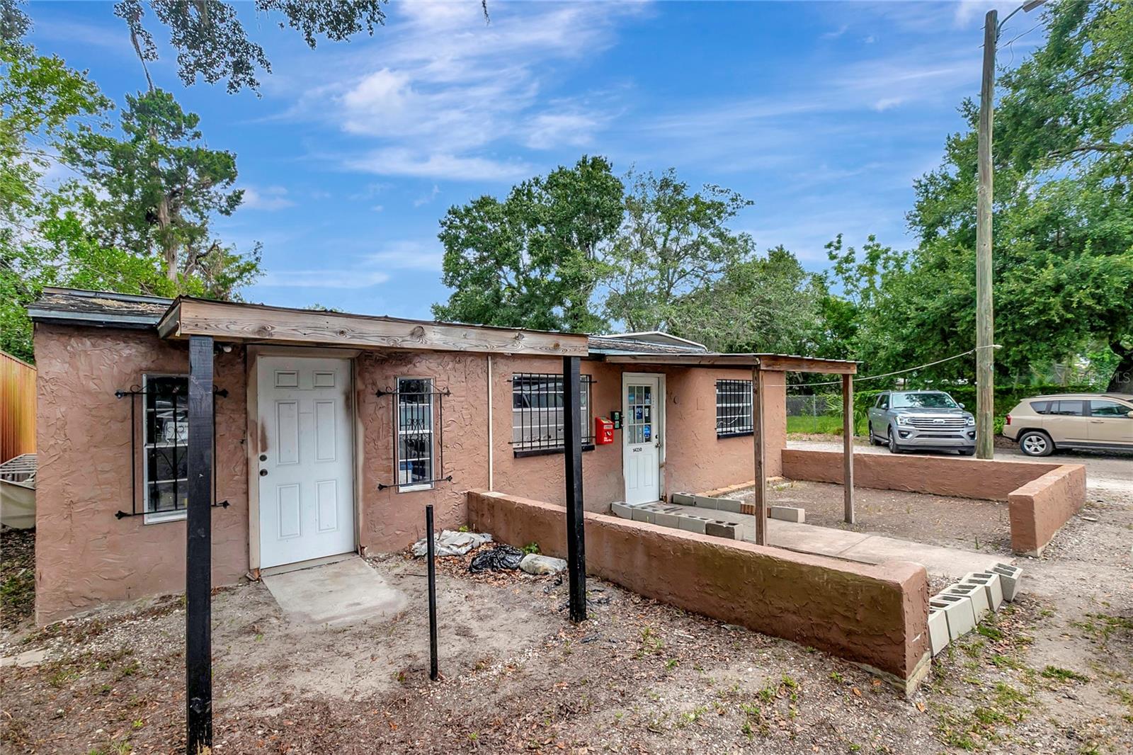 Listing photo id 3 for 14230 Florida Avenue