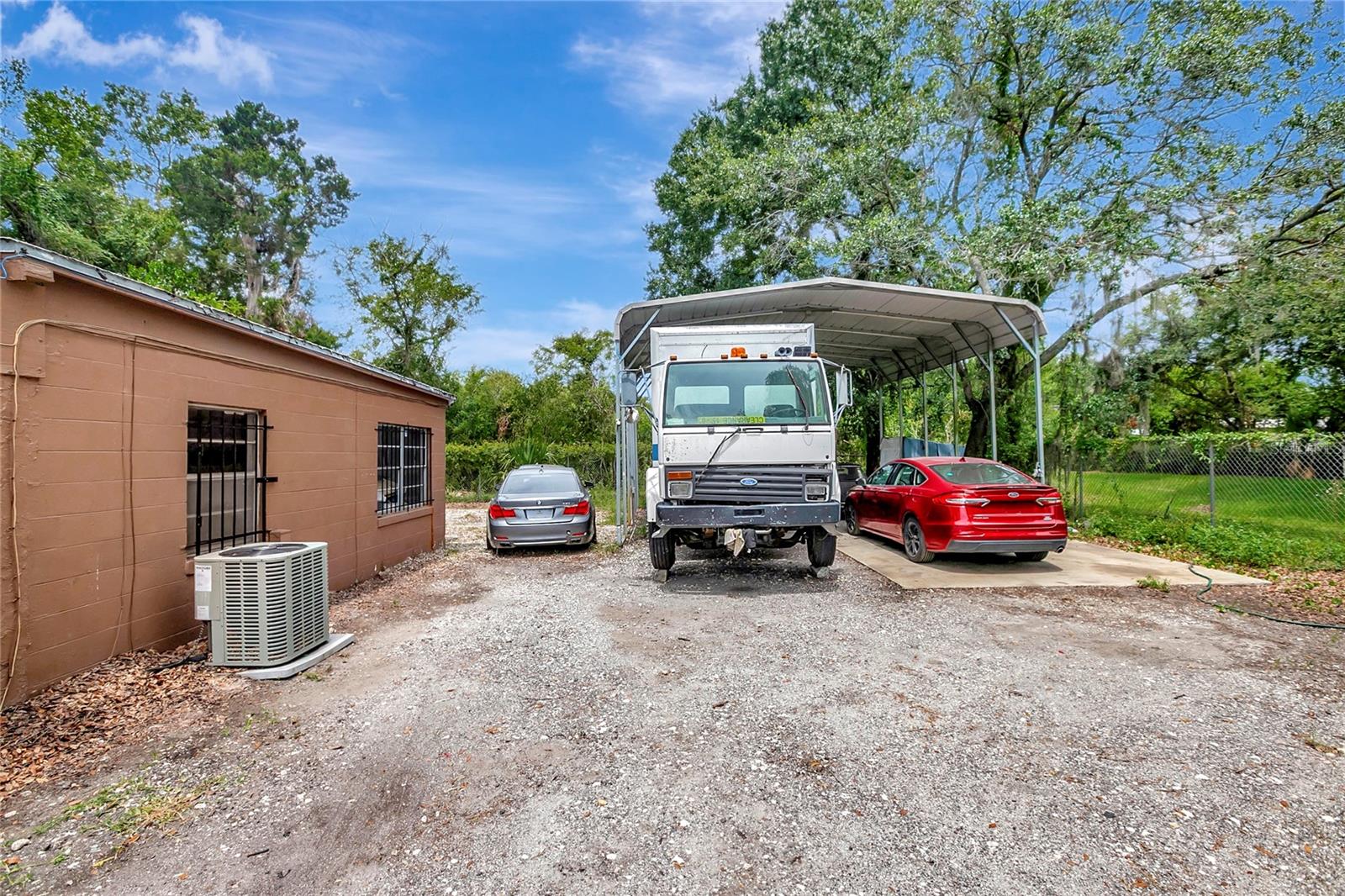 Listing photo id 4 for 14230 Florida Avenue