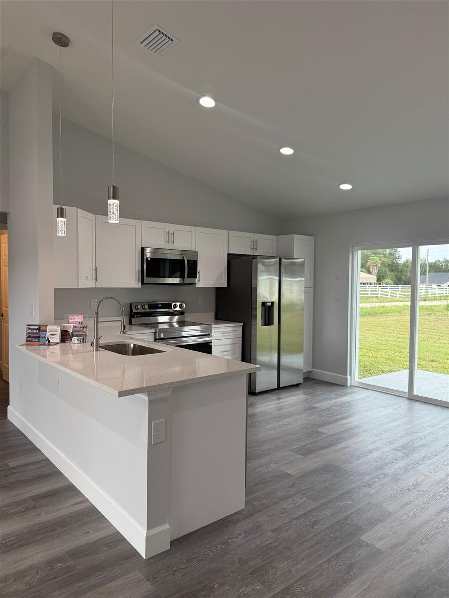 Image 4 of 55 For 13195 103rd Place