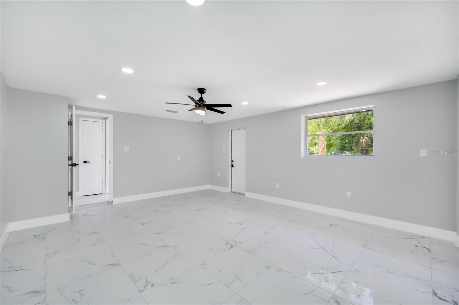 Image 25 of 84 For 208 Palmetto Road W