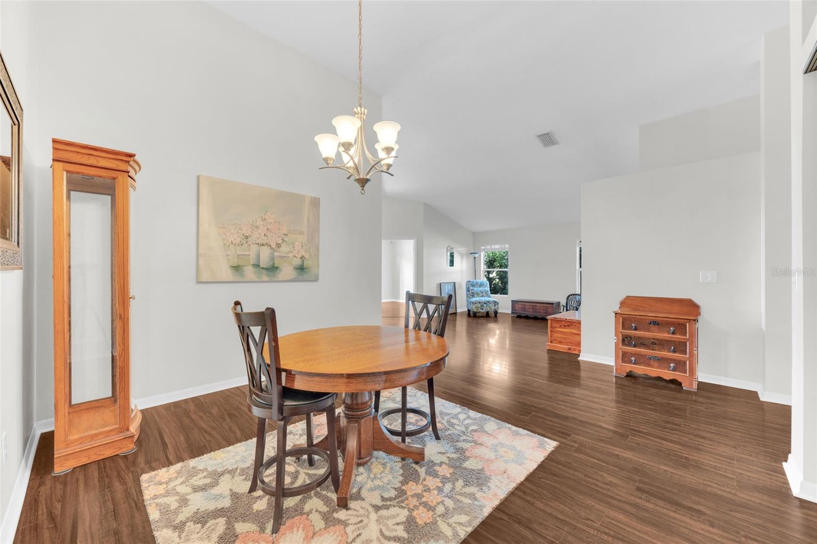 Image 11 of 45 For 10813 Rockledge View Dr.