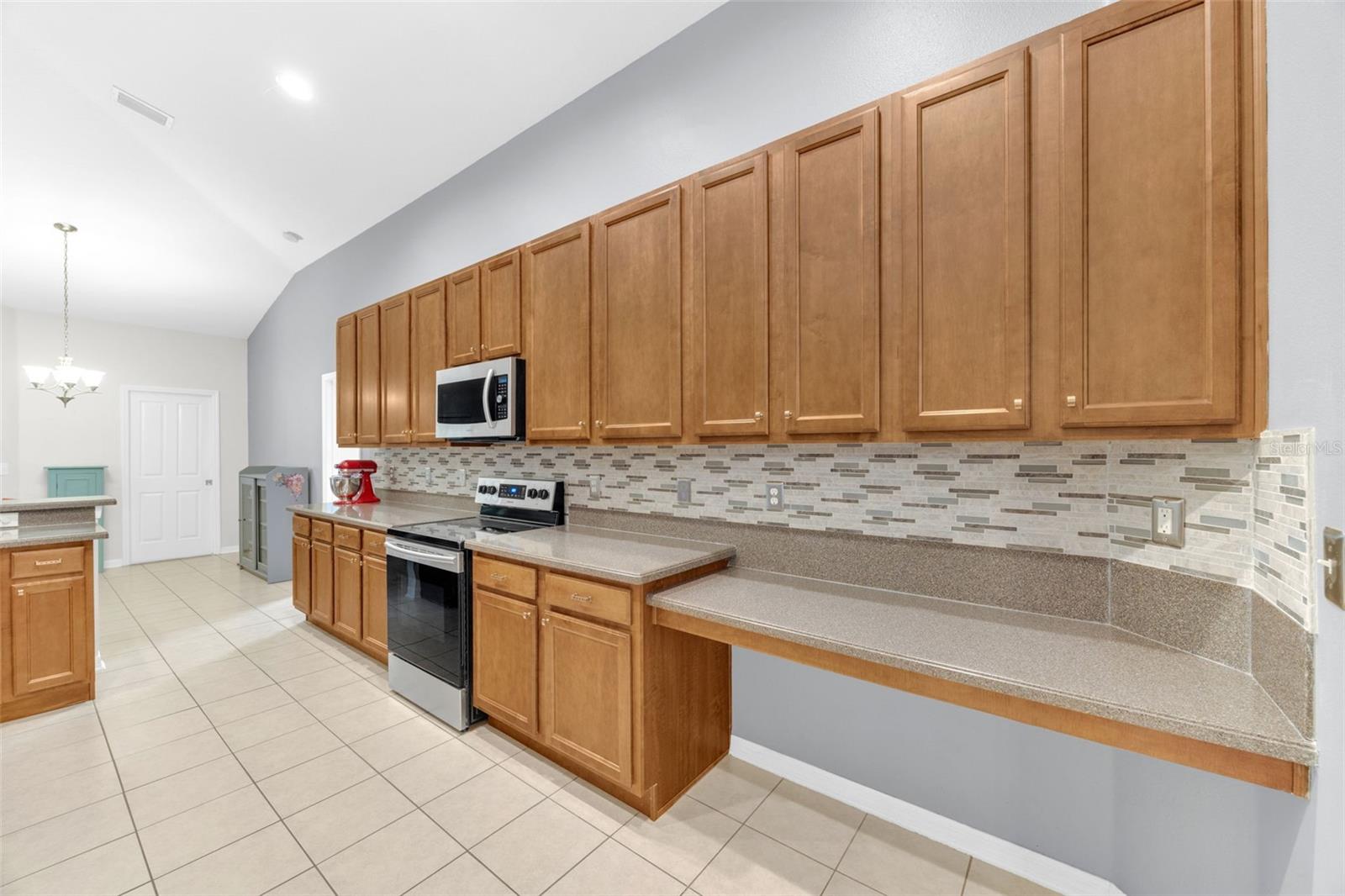 Image 16 of 45 For 10813 Rockledge View Dr.
