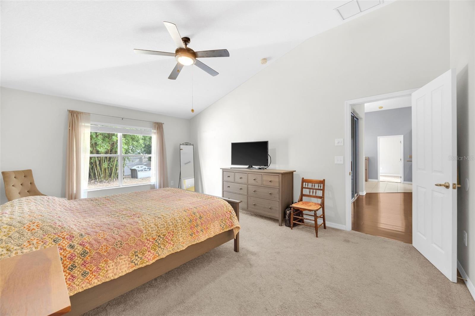 Image 20 of 45 For 10813 Rockledge View Dr.