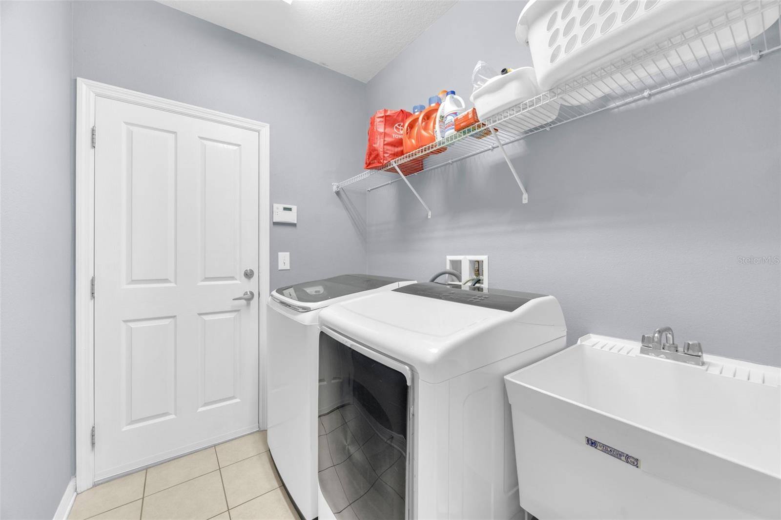 Image 32 of 45 For 10813 Rockledge View Dr.