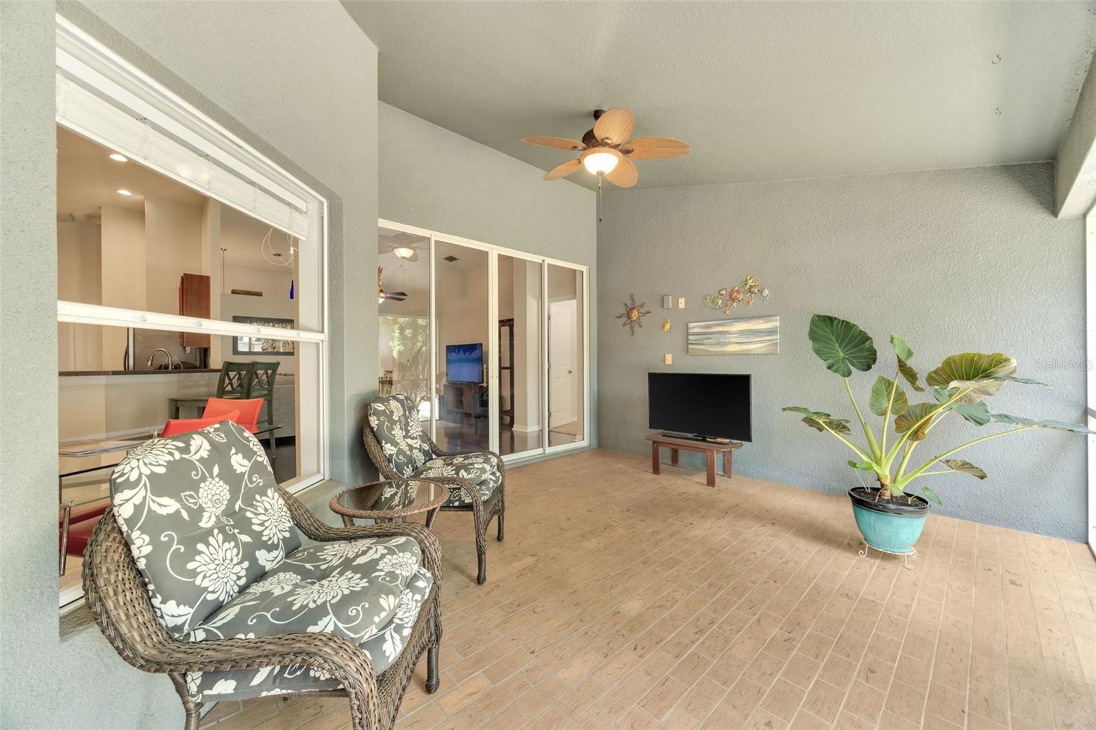 Image 33 of 45 For 10813 Rockledge View Dr.