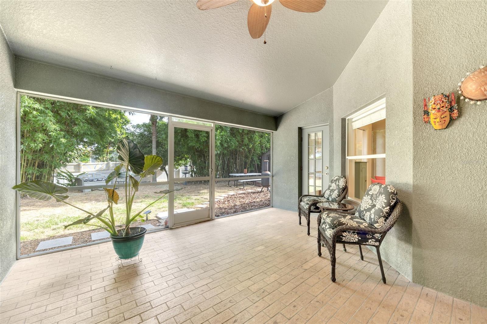 Image 34 of 45 For 10813 Rockledge View Dr.