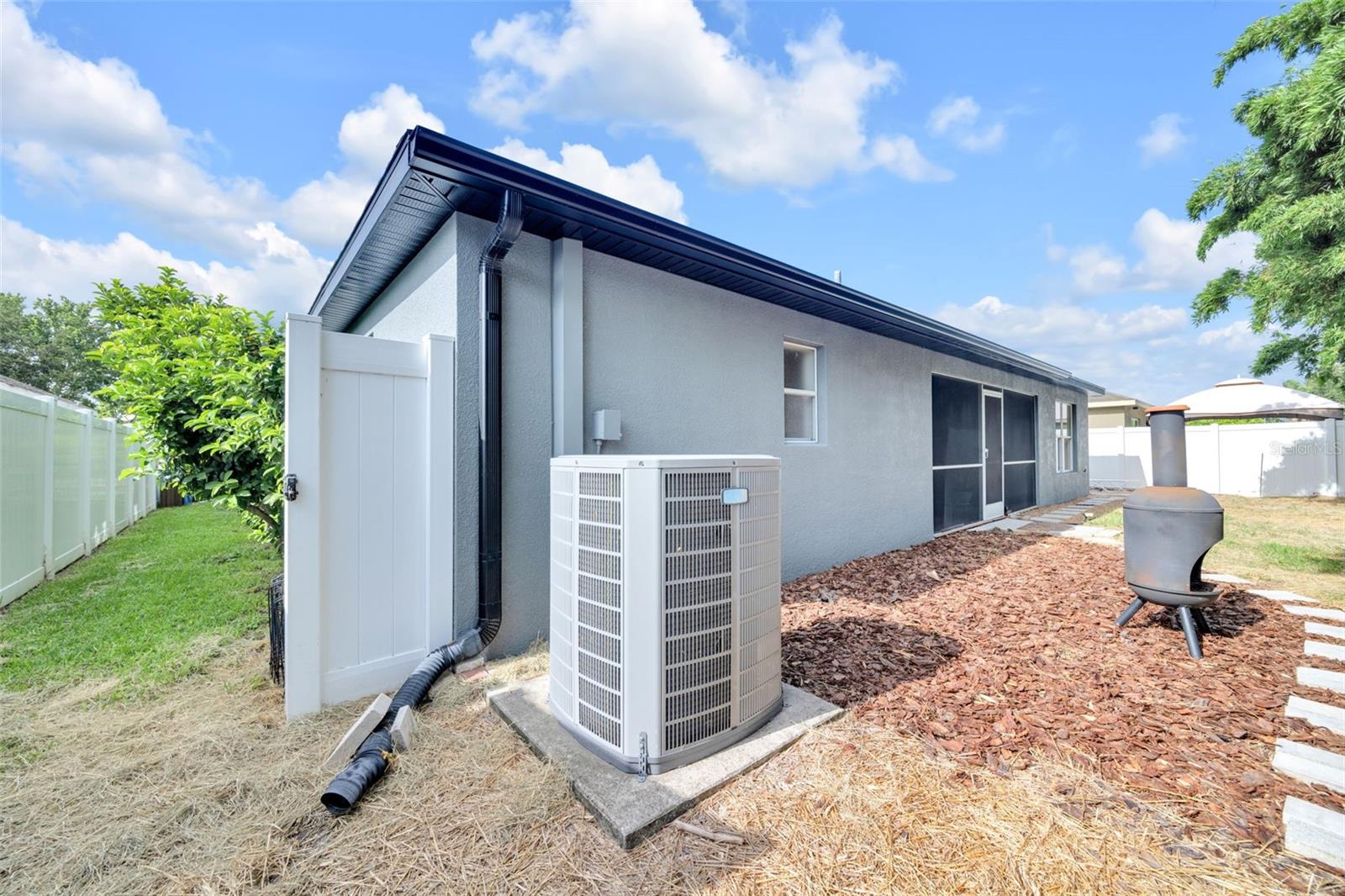 Image 38 of 45 For 10813 Rockledge View Dr.