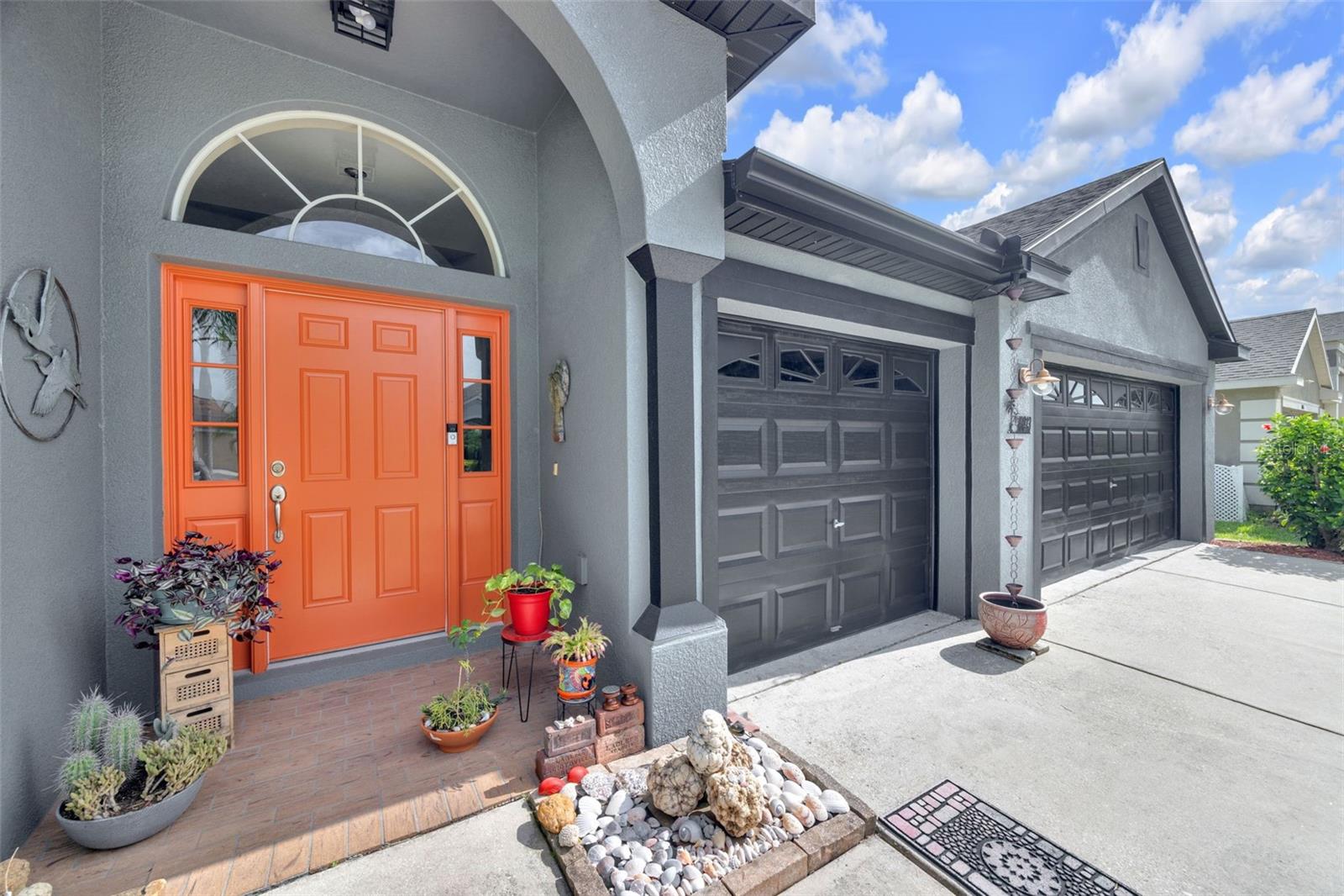 Image 4 of 45 For 10813 Rockledge View Dr.