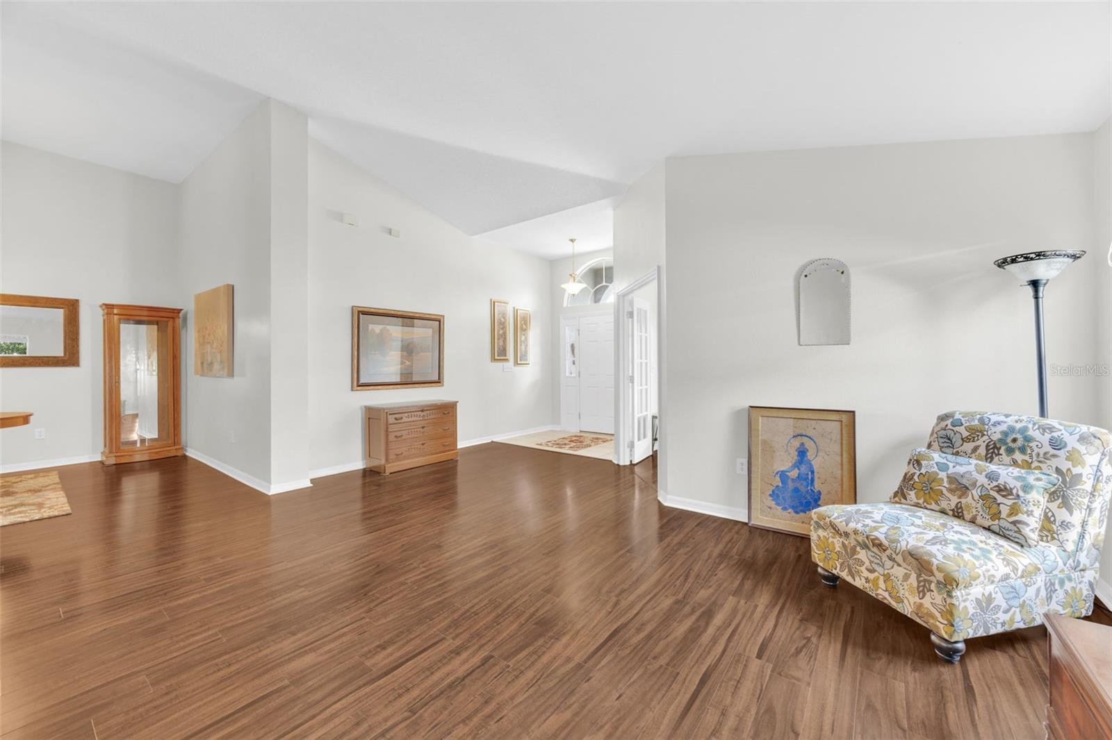 Image 9 of 45 For 10813 Rockledge View Dr.