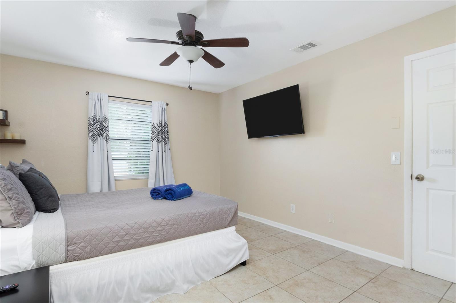 Image 21 of 31 For 6394 51st Avenue N
