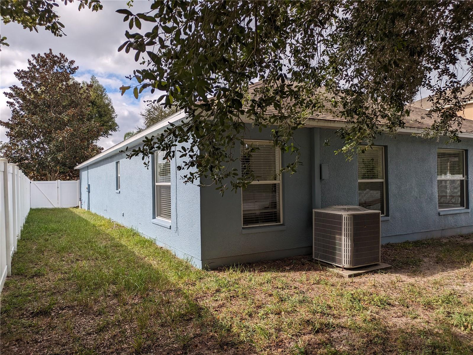 Image 32 of 40 For 12216 Southbridge Terrace