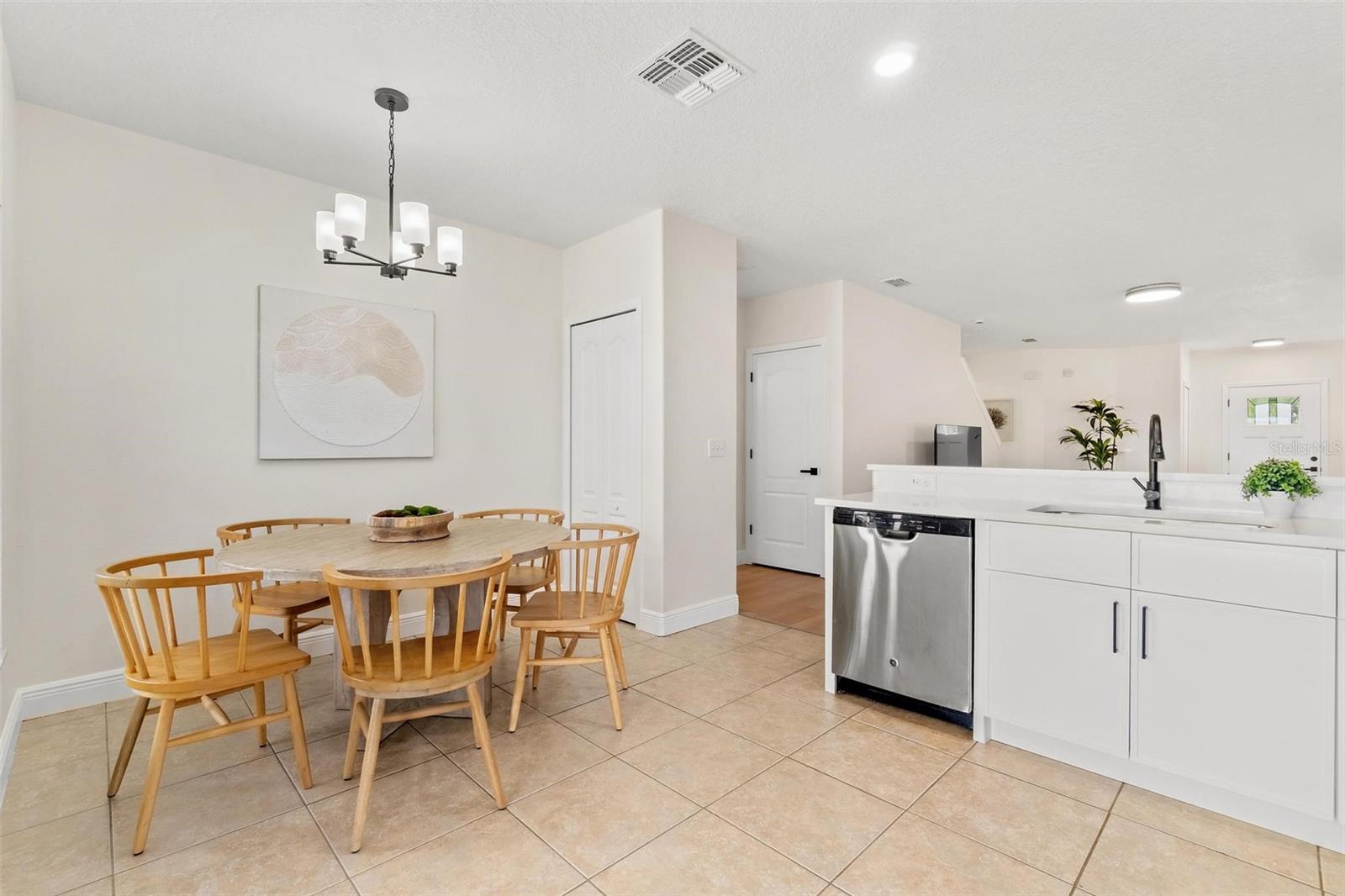 Image 6 of 25 For 1112 Seminole Sky Drive