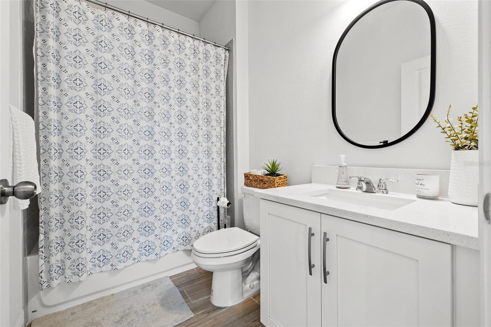 Image 10 of 53 For 517 39th Avenue N